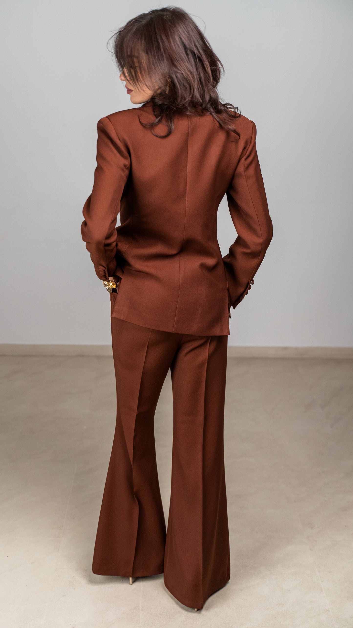Tailleur Chic pour Femme – Blazer Croisé et Pantalon Évasé
