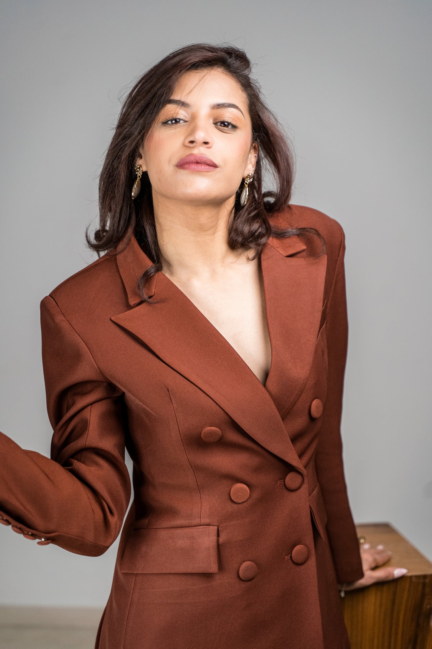 Tailleur Chic pour Femme – Blazer Croisé et Pantalon Évasé